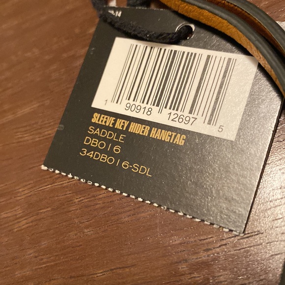 ๐ฅFrye Leather Brown Saddle Bag Charm Key Hide Charm Fob NWTโ๐ป๐๐๐FIRM PRICE! - Picture 5 of 8